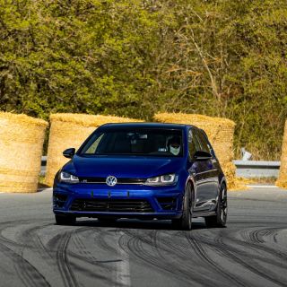 🛞🏁🏎️ 🇨🇿 Pokud jezdíte hobby závody a jste v kategorii, kde musíte obouvat pneumatiky s “E” homologací, určitě si u nás...